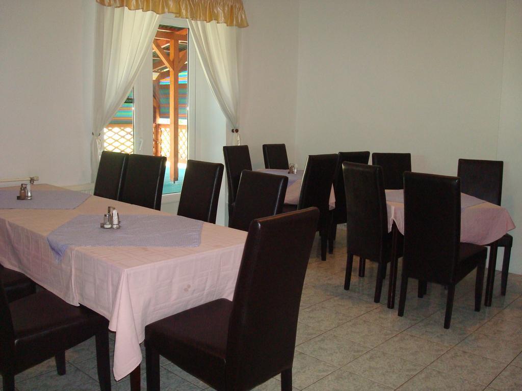 Hotel Termal Tiszaújváros Exteriör bild