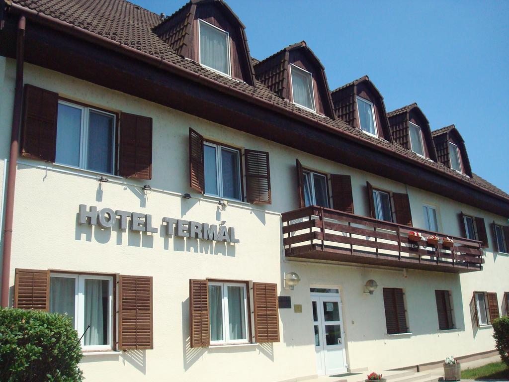 Hotel Termal Tiszaújváros Exteriör bild