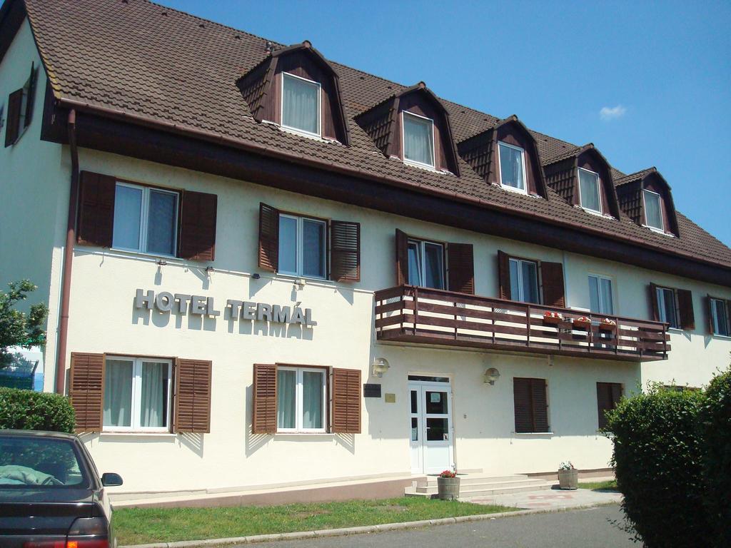 Hotel Termal Tiszaújváros Exteriör bild