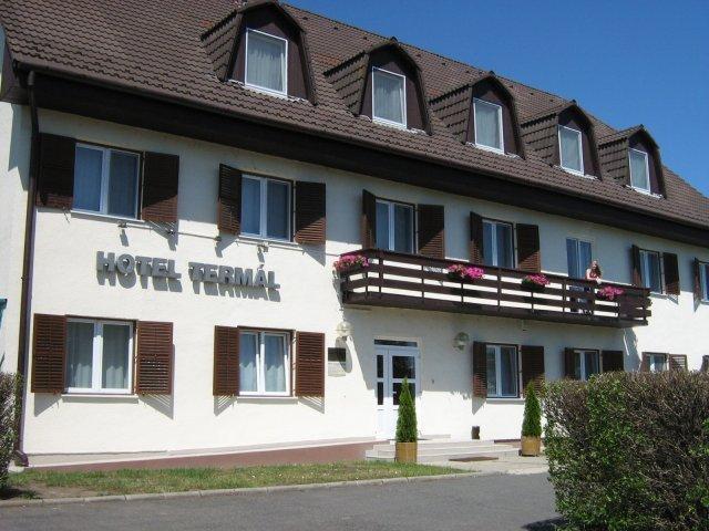 Hotel Termal Tiszaújváros Exteriör bild